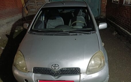 Toyota Yaris I рестайлинг, 2000 год, 185 000 рублей, 1 фотография