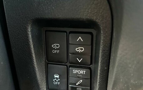 Toyota Land Cruiser Prado 150 рестайлинг 2, 2012 год, 2 263 000 рублей, 21 фотография