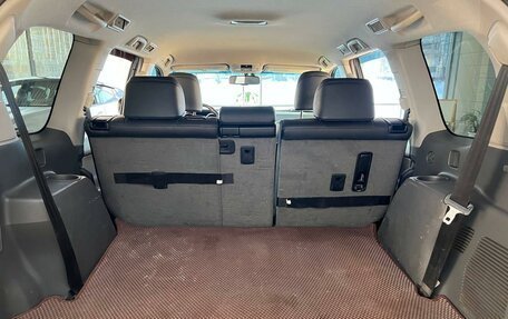 Toyota Land Cruiser Prado 150 рестайлинг 2, 2012 год, 2 263 000 рублей, 33 фотография