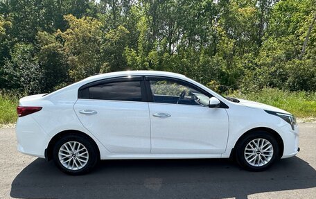 KIA Rio IV, 2021 год, 1 850 000 рублей, 2 фотография