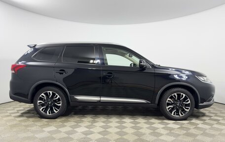 Mitsubishi Outlander III рестайлинг 3, 2020 год, 2 552 900 рублей, 5 фотография