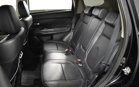 Mitsubishi Outlander III рестайлинг 3, 2020 год, 2 552 900 рублей, 9 фотография