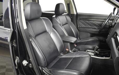 Mitsubishi Outlander III рестайлинг 3, 2020 год, 2 552 900 рублей, 8 фотография