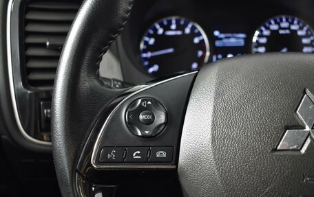 Mitsubishi Outlander III рестайлинг 3, 2020 год, 2 552 900 рублей, 15 фотография