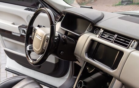 Land Rover Range Rover IV рестайлинг, 2016 год, 5 000 000 рублей, 8 фотография