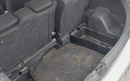 Toyota Yaris III рестайлинг, 2007 год, 590 000 рублей, 14 фотография