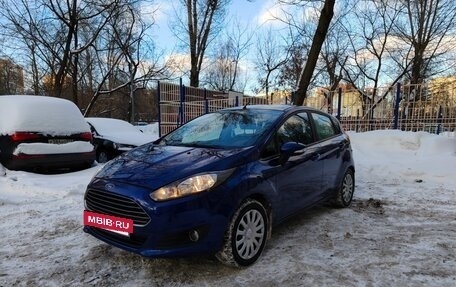Ford Fiesta, 2015 год, 950 000 рублей, 2 фотография