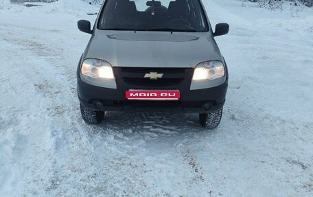 Chevrolet Niva I рестайлинг, 2015 год, 585 000 рублей, 1 фотография