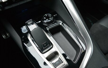 Peugeot 3008 II, 2018 год, 1 999 000 рублей, 21 фотография