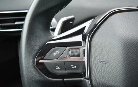 Peugeot 3008 II, 2018 год, 1 999 000 рублей, 24 фотография