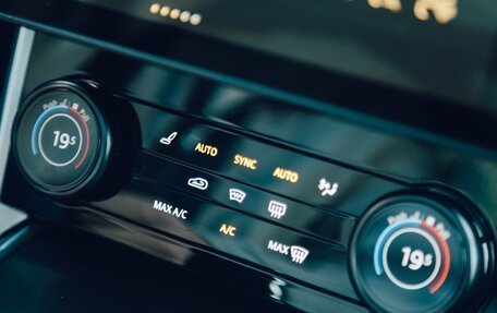 Land Rover Range Rover IV рестайлинг, 2022 год, 29 990 000 рублей, 20 фотография