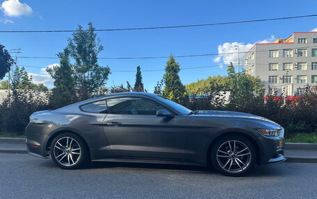 Ford Mustang VI рестайлинг, 2016 год, 2 100 000 рублей, 5 фотография