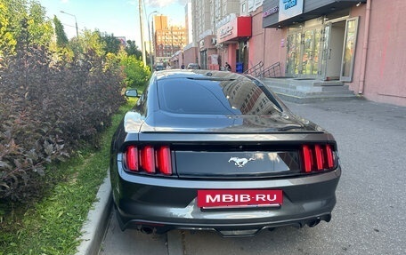 Ford Mustang VI рестайлинг, 2016 год, 2 100 000 рублей, 6 фотография