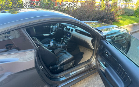 Ford Mustang VI рестайлинг, 2016 год, 2 100 000 рублей, 8 фотография