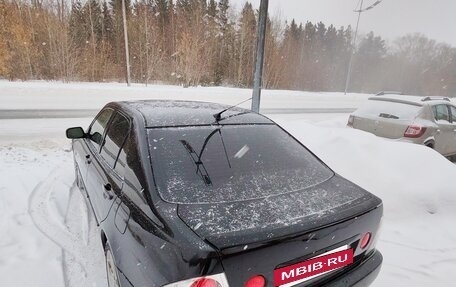 Lexus IS II рестайлинг 2, 2003 год, 1 050 000 рублей, 10 фотография