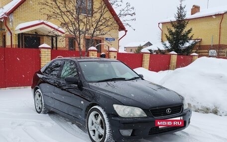 Lexus IS II рестайлинг 2, 2003 год, 1 050 000 рублей, 2 фотография