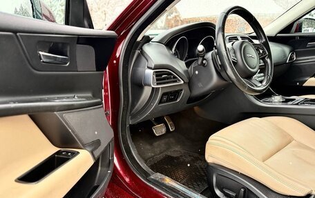 Jaguar XE I рестайлинг, 2016 год, 1 680 000 рублей, 10 фотография