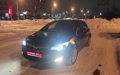 Opel Astra J, 2011 год, 490 000 рублей, 2 фотография