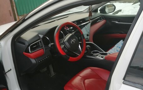 Toyota Camry, 2018 год, 2 800 000 рублей, 15 фотография