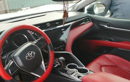 Toyota Camry, 2018 год, 2 800 000 рублей, 17 фотография