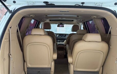 KIA Carnival III, 2019 год, 3 000 000 рублей, 16 фотография