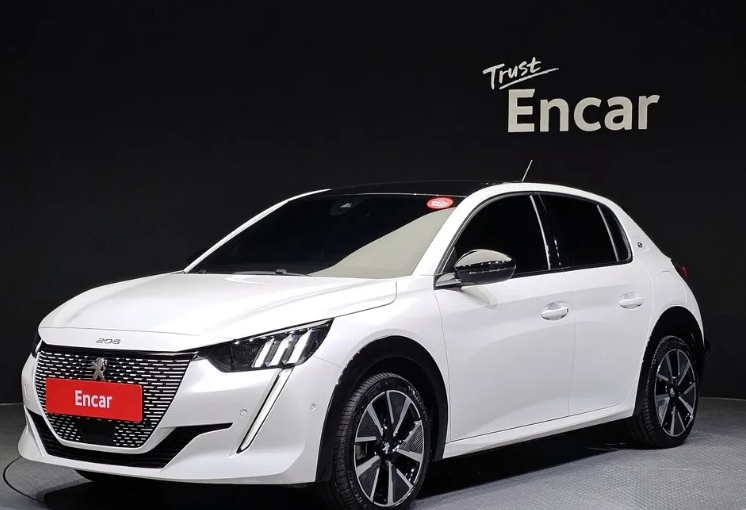 Peugeot 208 II, 2022 год, 2 440 000 рублей, 1 фотография