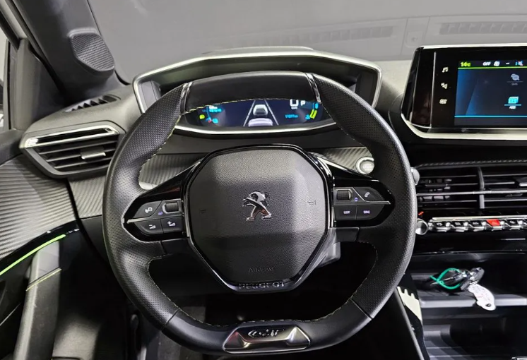 Peugeot 208 II, 2022 год, 2 440 000 рублей, 10 фотография