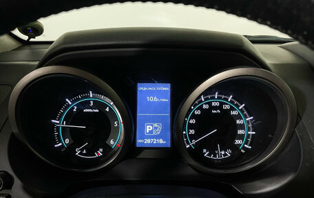 Toyota Land Cruiser Prado 150 рестайлинг 2, 2011 год, 2 497 000 рублей, 11 фотография