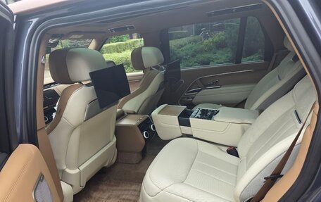 Land Rover Range Rover IV рестайлинг, 2022 год, 26 900 000 рублей, 4 фотография