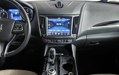 Maserati Levante I, 2018 год, 3 790 000 рублей, 15 фотография