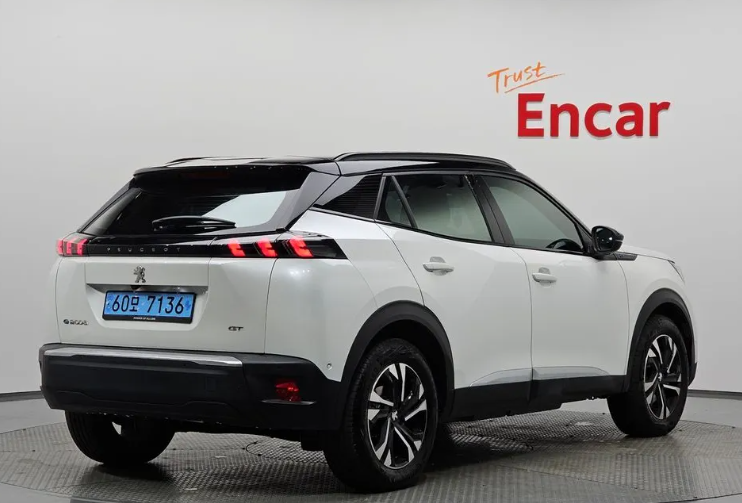 Peugeot 2008 II, 2023 год, 2 880 000 рублей, 2 фотография