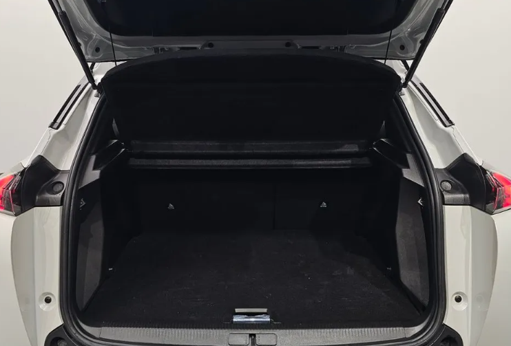 Peugeot 2008 II, 2023 год, 2 880 000 рублей, 13 фотография