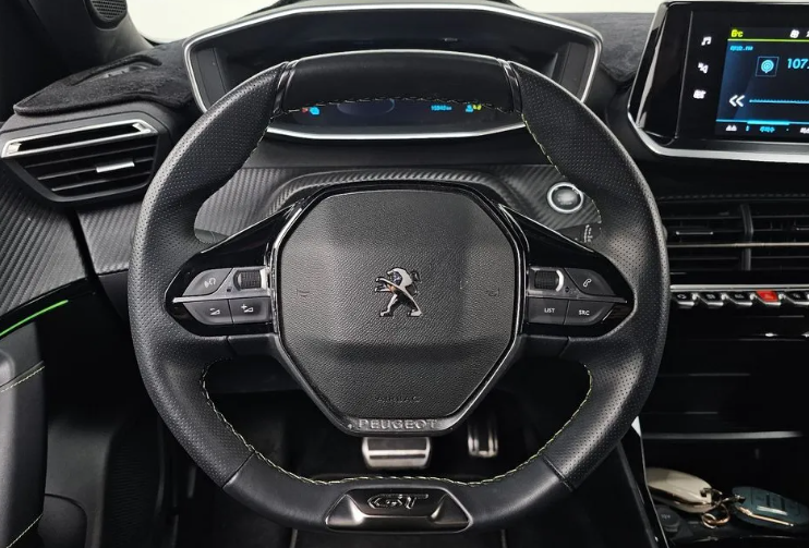 Peugeot 2008 II, 2023 год, 2 880 000 рублей, 10 фотография