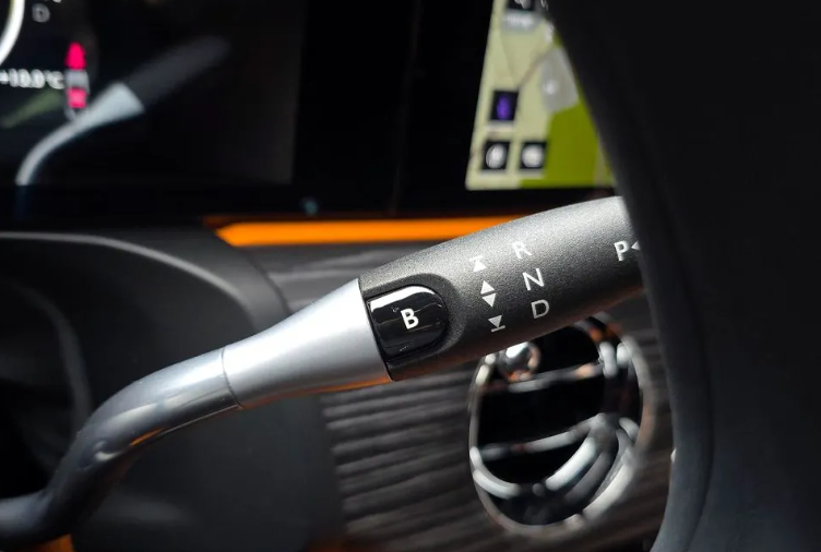 Rolls-Royce Flying Spur, 2024 год, 50 550 000 рублей, 7 фотография