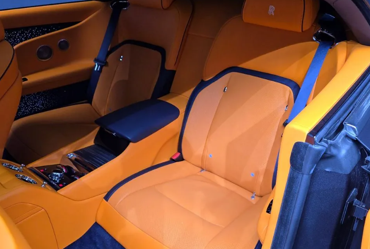 Rolls-Royce Flying Spur, 2024 год, 50 550 000 рублей, 10 фотография