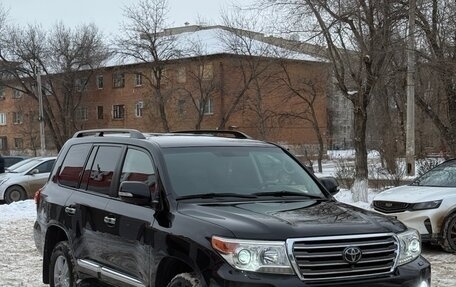 Toyota Land Cruiser 200, 2015 год, 3 990 000 рублей, 1 фотография