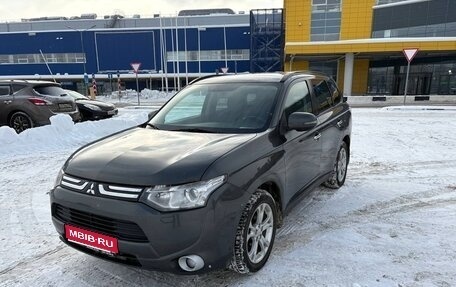 Mitsubishi Outlander III рестайлинг 3, 2012 год, 850 000 рублей, 1 фотография