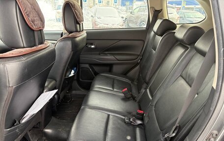 Mitsubishi Outlander III рестайлинг 3, 2012 год, 850 000 рублей, 14 фотография