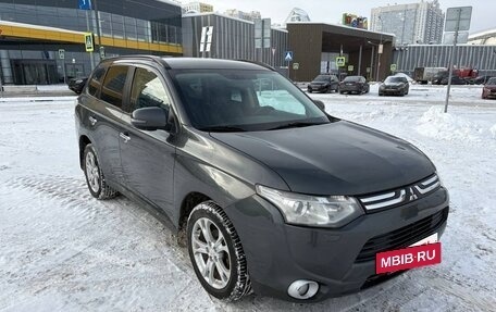 Mitsubishi Outlander III рестайлинг 3, 2012 год, 850 000 рублей, 3 фотография