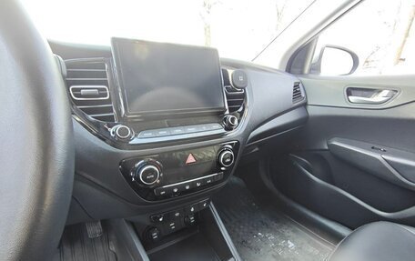 Hyundai Solaris II рестайлинг, 2021 год, 1 600 000 рублей, 19 фотография