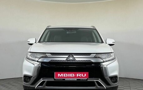 Mitsubishi Outlander III рестайлинг 3, 2020 год, 2 600 000 рублей, 2 фотография