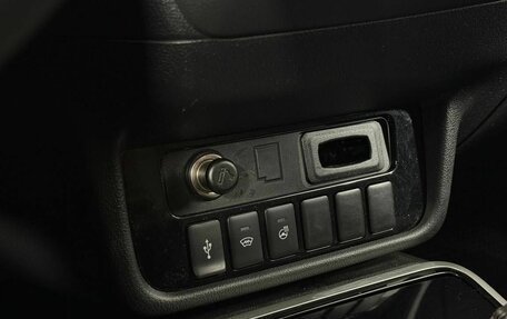 Mitsubishi Outlander III рестайлинг 3, 2020 год, 2 600 000 рублей, 14 фотография