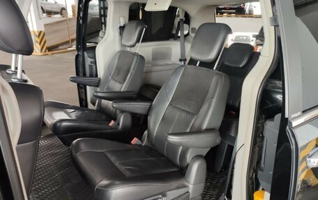 Chrysler Voyager IV, 2010 год, 1 500 000 рублей, 4 фотография