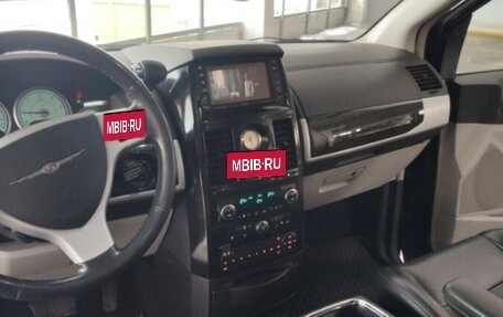 Chrysler Voyager IV, 2010 год, 1 500 000 рублей, 3 фотография