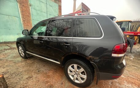 Volkswagen Touareg III, 2010 год, 900 000 рублей, 2 фотография