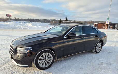 Mercedes-Benz E-Класс, 2021 год, 3 550 000 рублей, 5 фотография