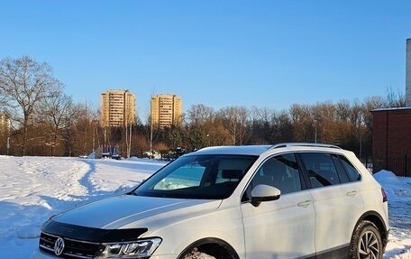 Volkswagen Tiguan II, 2018 год, 2 095 000 рублей, 2 фотография