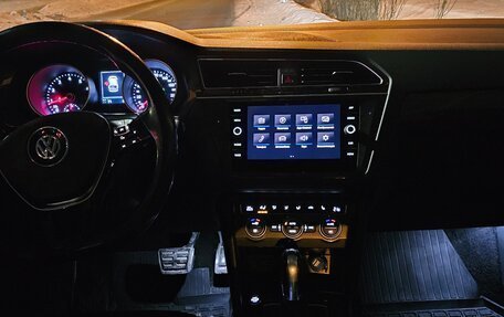 Volkswagen Tiguan II, 2018 год, 2 095 000 рублей, 7 фотография