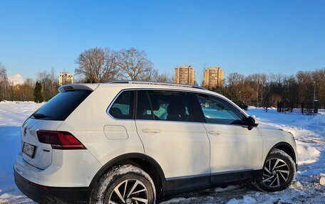 Volkswagen Tiguan II, 2018 год, 2 095 000 рублей, 3 фотография