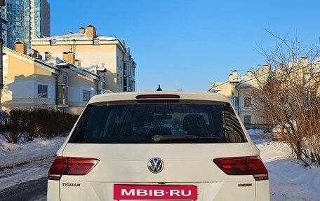 Volkswagen Tiguan II, 2018 год, 2 095 000 рублей, 6 фотография